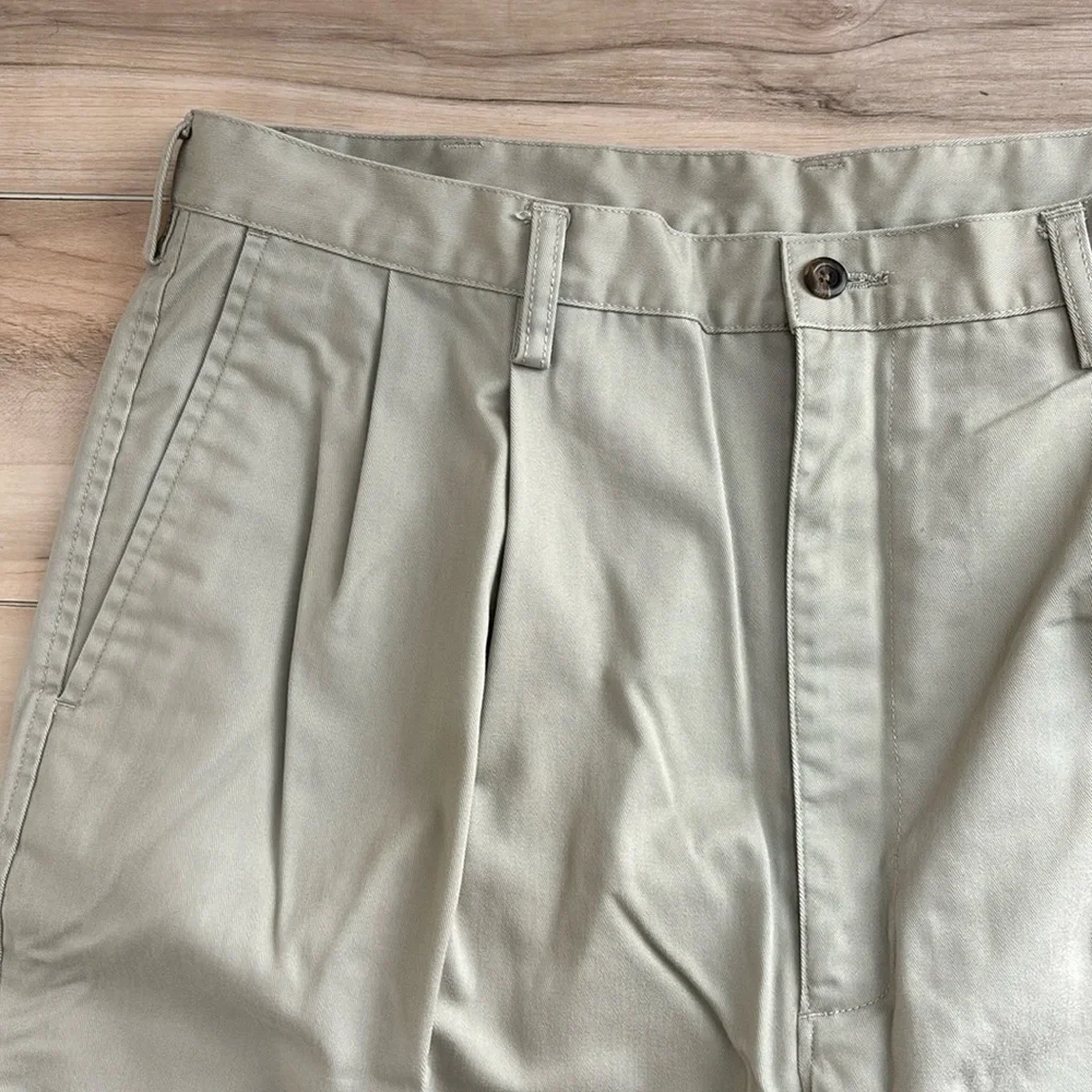 Haggar Mens Khaki Pants. Excellent Condition. 36/38 waist and 34 inch inseam.